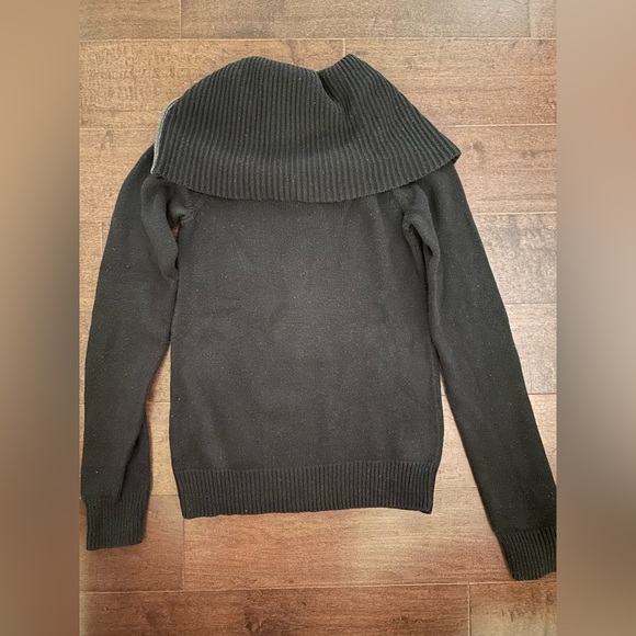 Gap XS black fold over neck sweater - Picture 4 of 8